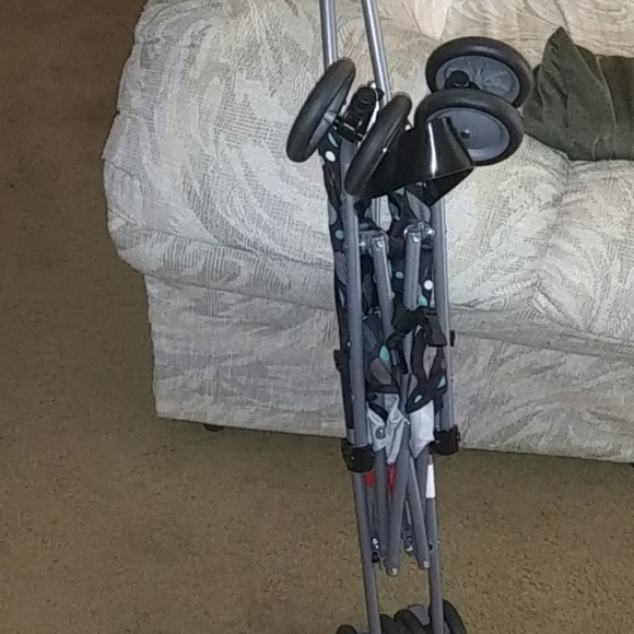 A stroler - Picture 1 of 1